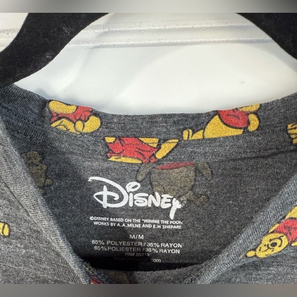 Disney juniors Pooh Bear gray graphic t-shirt. Size Medium. - Picture 3 of 3